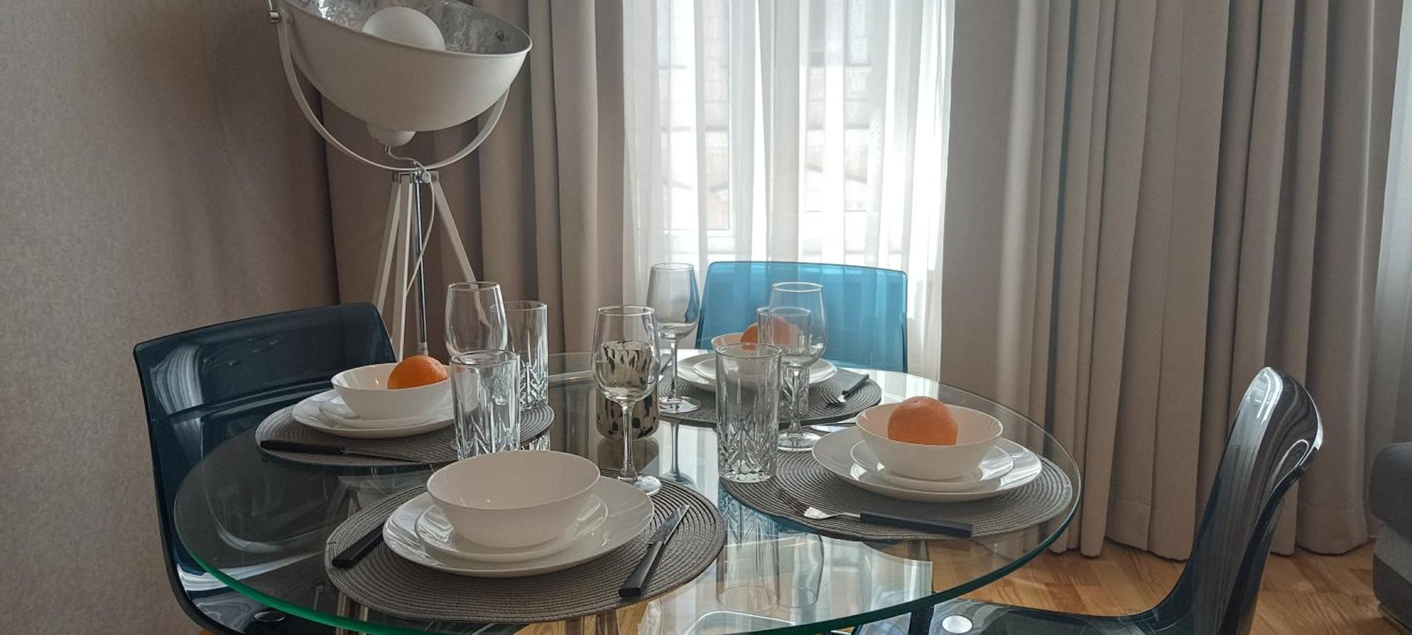 Old Town 2 Bedroom Near Dome Square & Scenic Waterfront Appartement